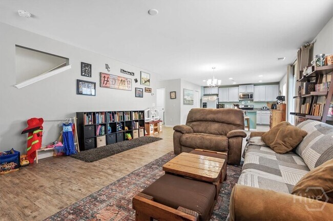 Building Photo - 4 Gardenia Dr
