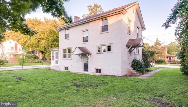 Building Photo - 8 Melvin Rd