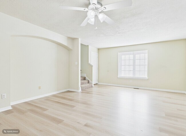 Building Photo - 513 Camp Ct