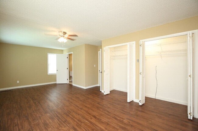 Building Photo - You’ll Love the Layout & Luxury Touches in...