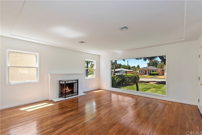 Building Photo - 3495 N Sierra Way