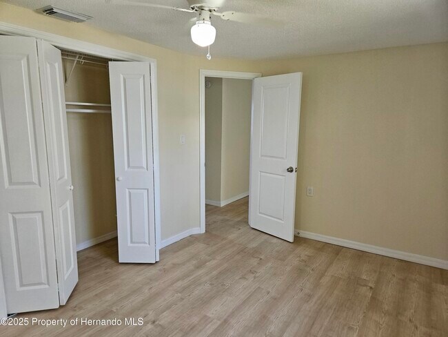 Building Photo - 13240 Starfish Dr