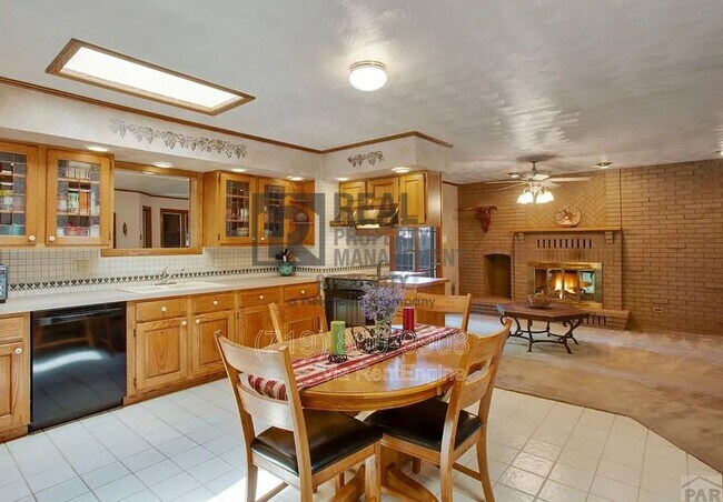 Building Photo - 2541 Taylor Ln