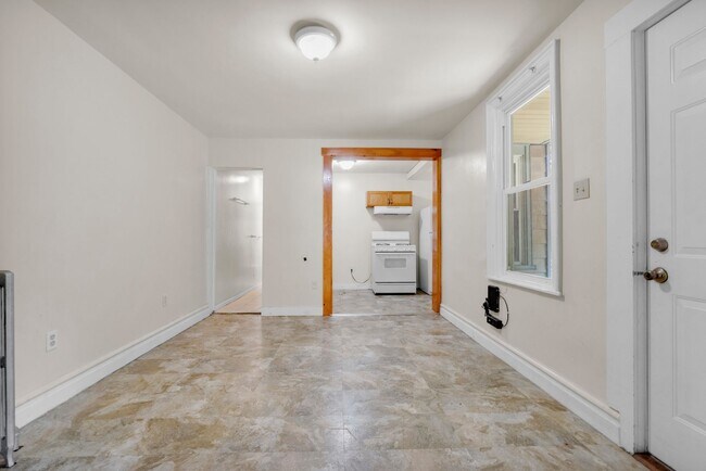 Building Photo - 523 N Ninth St