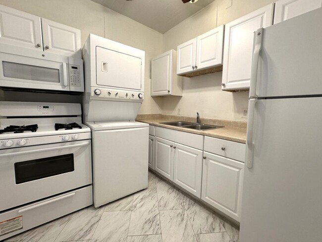 Primary Photo - Hillcrest 1-Bedroom Duplex w/Parking and L...