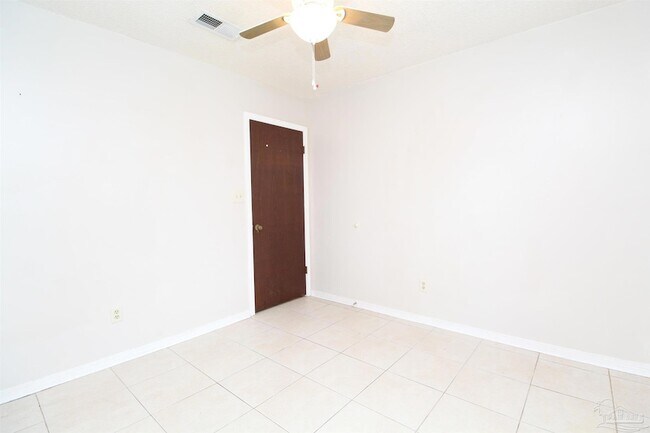 Building Photo - 6528 Hunter St