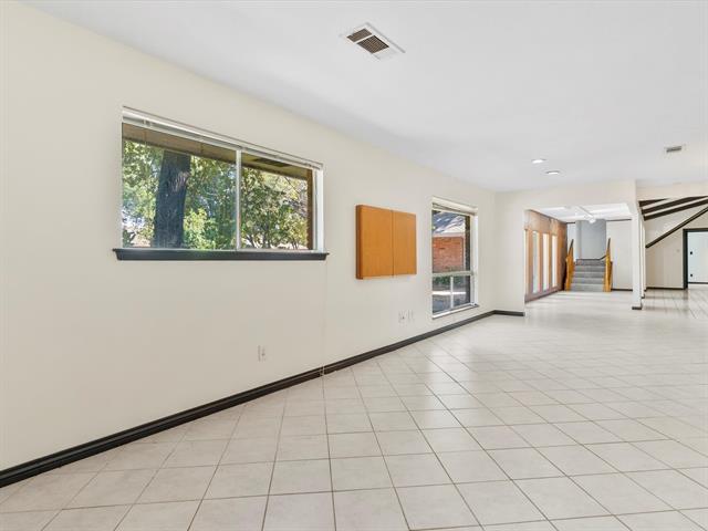 Building Photo - 1004 Overhill Dr