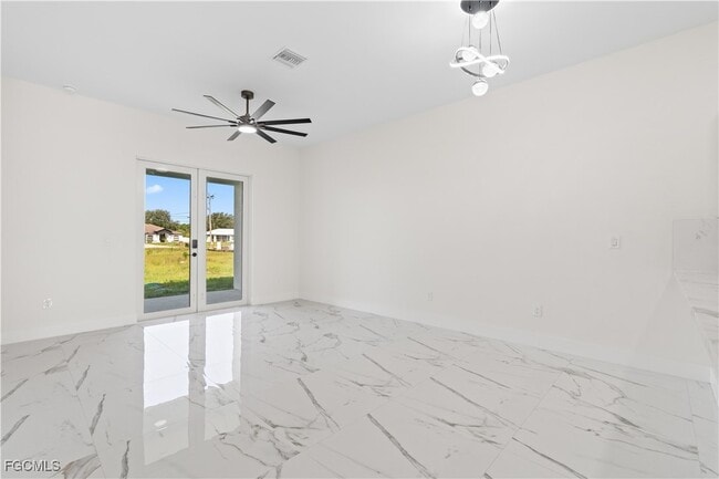 Building Photo - 428 Petite Ave