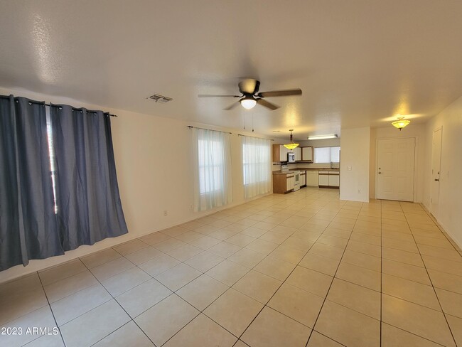 Building Photo - 2259 E Spruce Dr