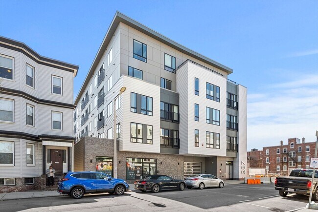 Building Photo - 287 Maverick St