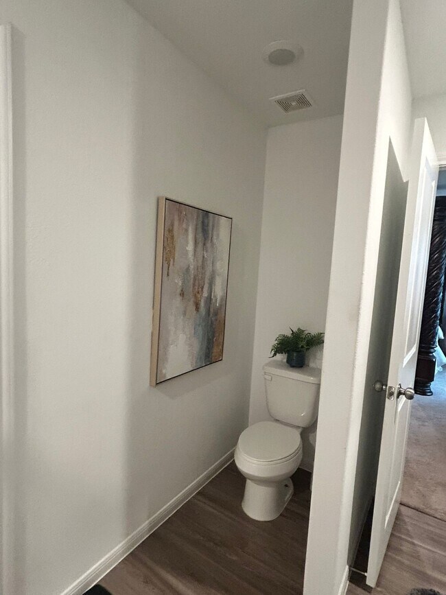 Building Photo - 1067 Greenshank Dr