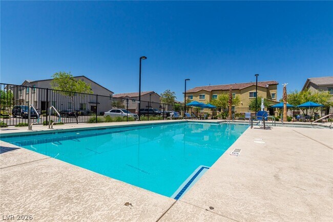 Building Photo - 825 Star Estates Ave