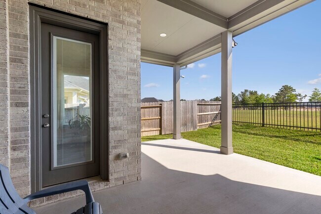 Building Photo - 16147 Sapphire Crst Dr