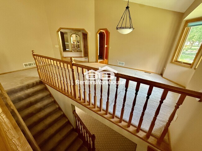 Building Photo - 10445 Fawns Way