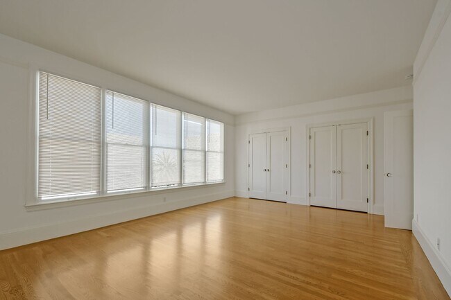 Building Photo - 3217-21 Gough Street Apartments