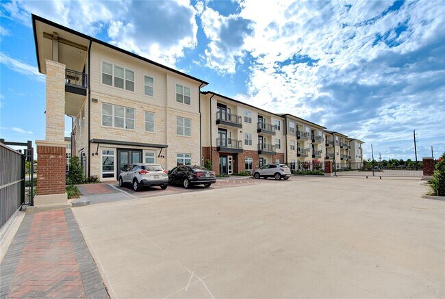 Building Photo - 19525 W Bellfort St