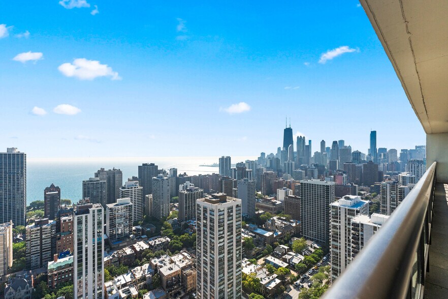 Building Photo - 1560 N Sandburg Terrace