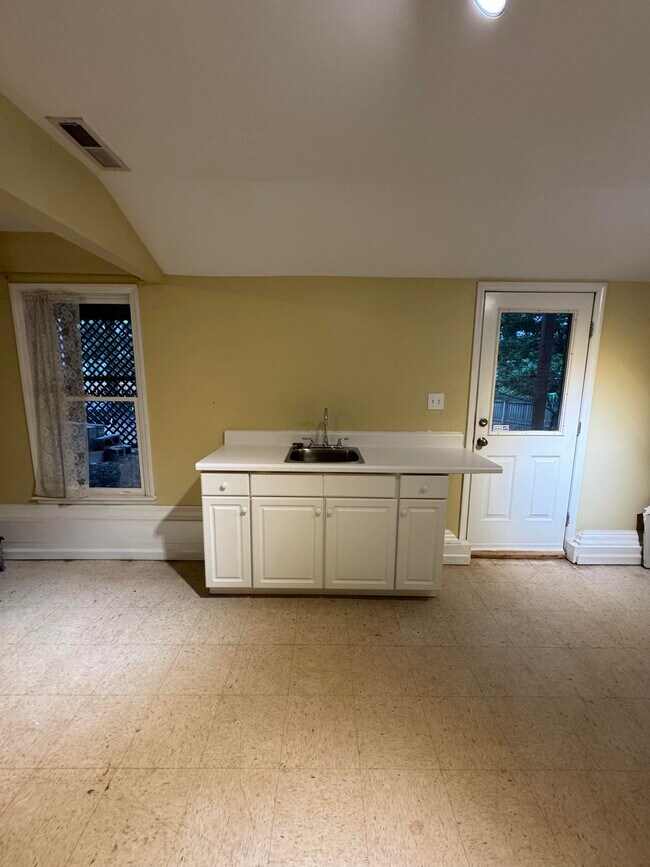 Building Photo - 8605 Tanzanite Ct
