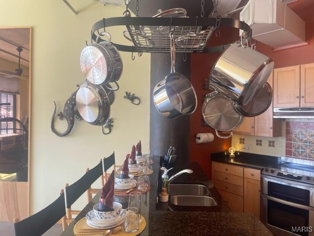 Building Photo - 701 N 15th St