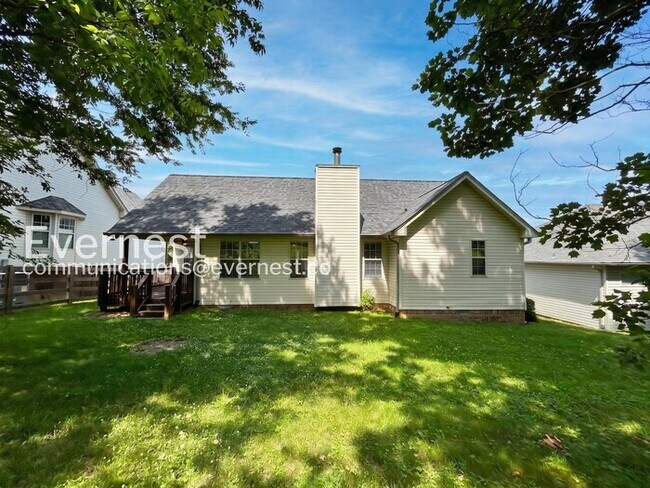Building Photo - 3-Bed/2-Bath Home with Attached Garage/ Available Now!