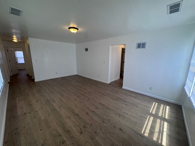 Building Photo - RENOVATED House in PADUCAH City Limits