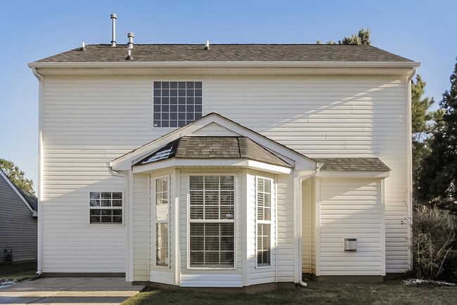 Building Photo - 707 Almora Dr