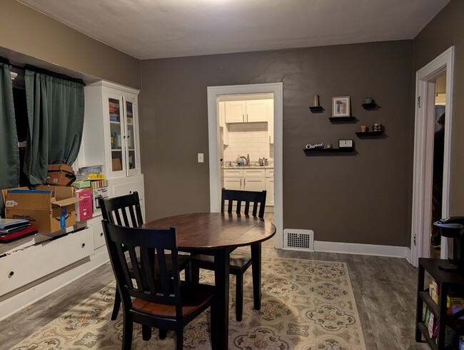 Building Photo - 2184 Wascana Ave