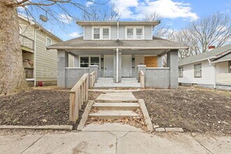 Building Photo - 822 N Bradley Ave