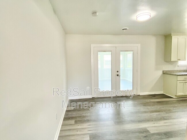 Building Photo - 701 Whitney Ct