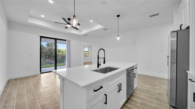 Building Photo - 704 Homer Ave S