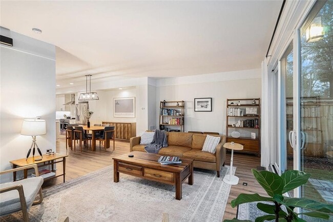 Building Photo - 1649 Overlook Wy NW