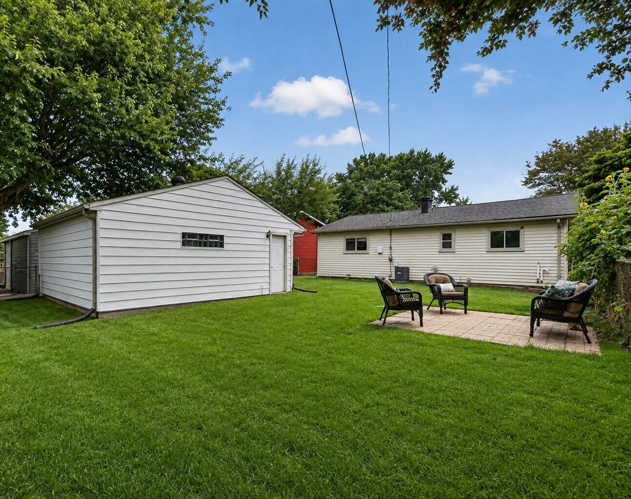 Building Photo - 30726 Avondale St