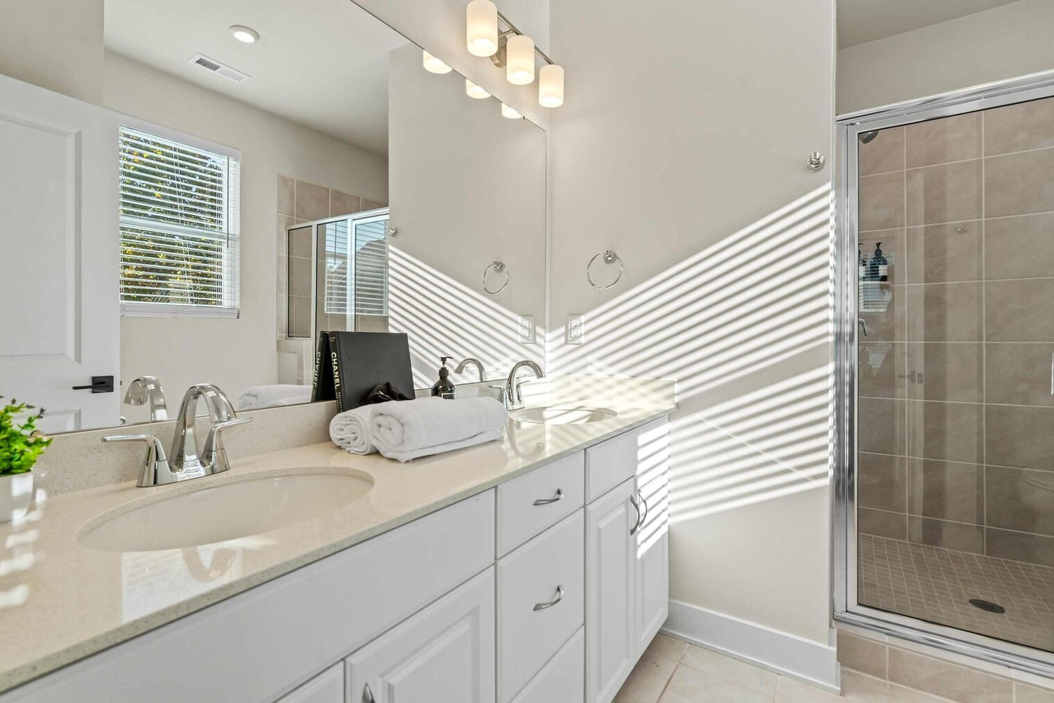 Building Photo - 3023 Jolene Ct