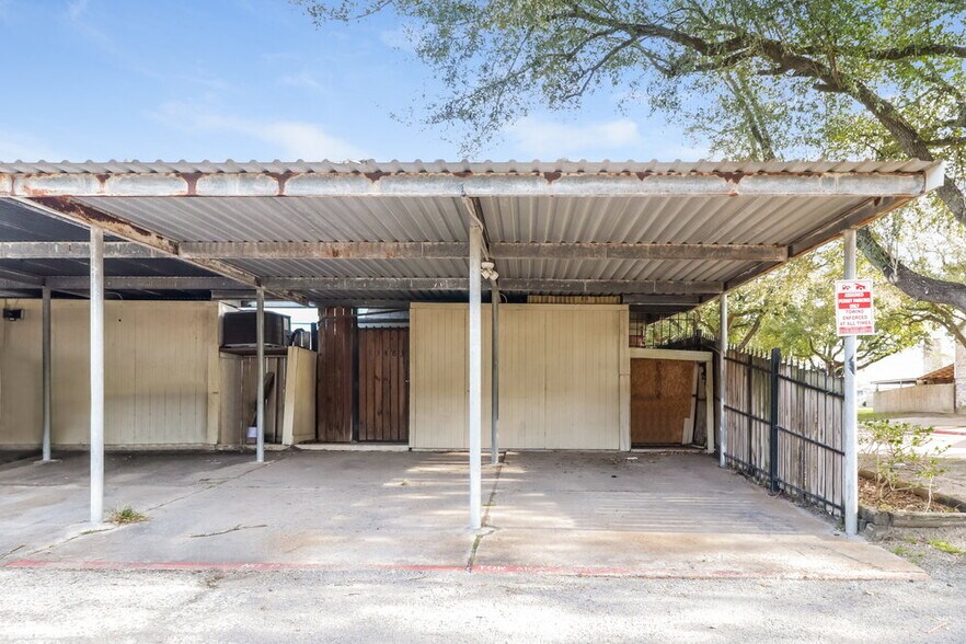 Building Photo - 13483 Castilian Dr