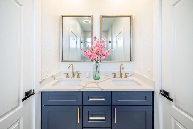 Building Photo - 8902 Feather Hill Rd