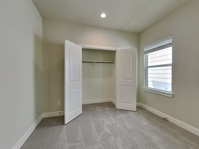 Building Photo - 2609 James Madison Way