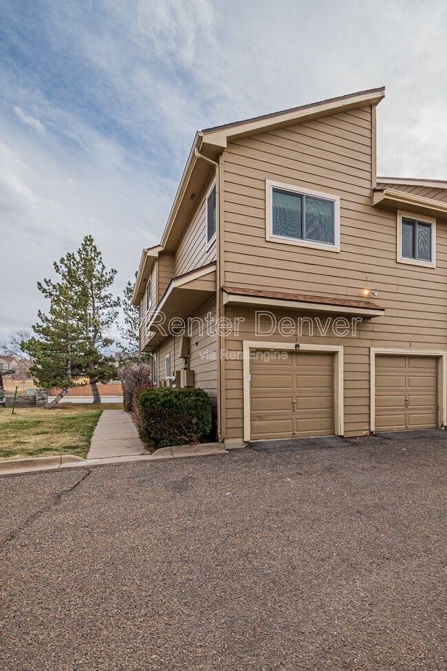 Building Photo - 1099 S Walden Way