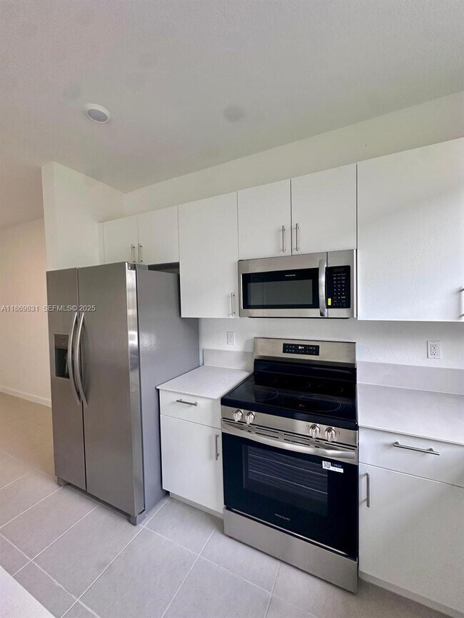 Building Photo - 35702 SW 178th Ct