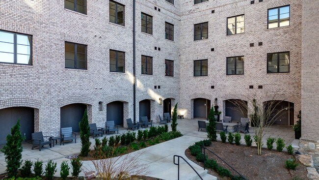 Building Photo - Condo Available Downtown Greenville!