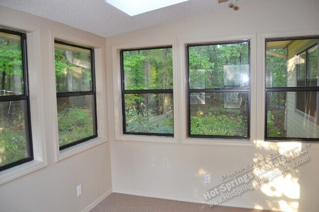 Building Photo - 6 Vilaseca Ln