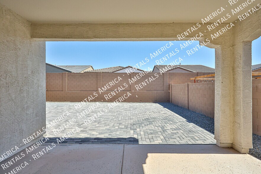 Building Photo - 1625 W la Mirada Dr