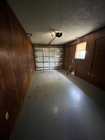 Building Photo - 1504 Golden Ct