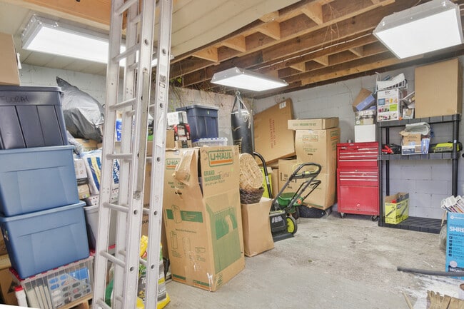 Building Photo - 8559 Old Ocean View Rd