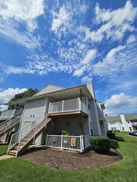 Building Photo - 403 Resort Ct