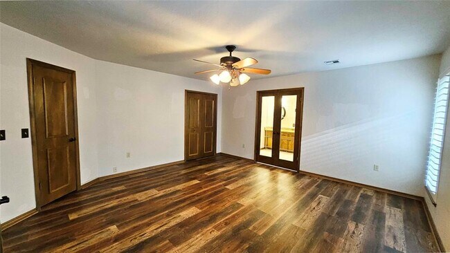 Building Photo - 1225 NW 198th St