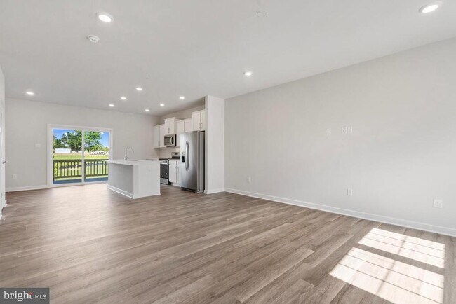 Building Photo - 16502 Green Glade Dr