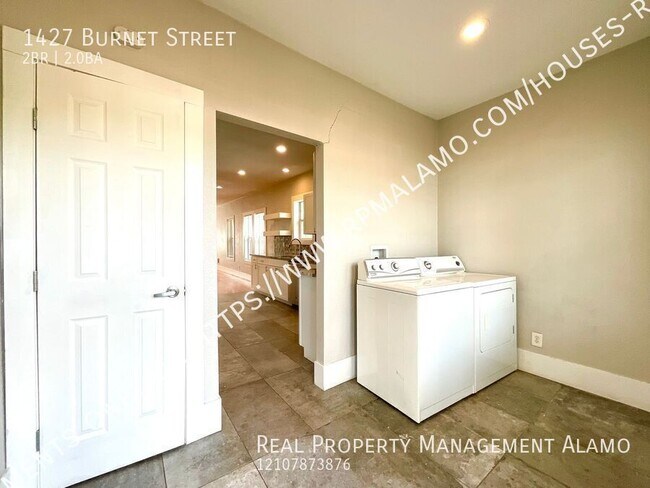 Building Photo - 1427 Burnet St