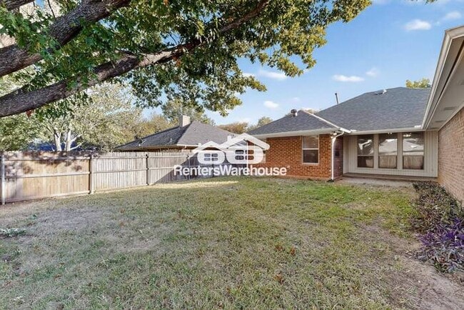 Building Photo - Completely Refreshed NRH Home Move IN Ready.