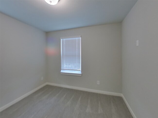 Building Photo - 9835 Willow Creek Commerce Dr