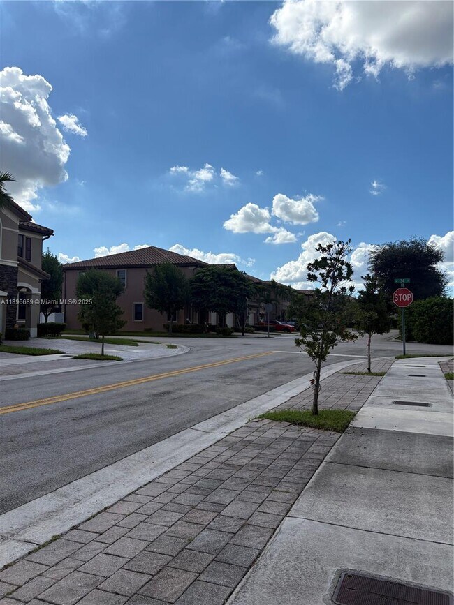 Building Photo - 3383 W 90th St